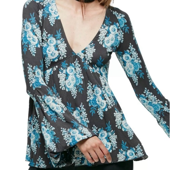 Free People Indigo Blue and Cream Floral long sleeve top!  M - Picture 2 of 8
